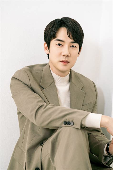yoo yeon seok.